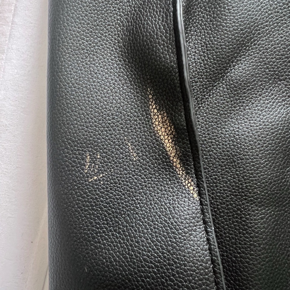 Steve Madden Black Shoulder Bag with Gold Accents - Picture 5 of 9